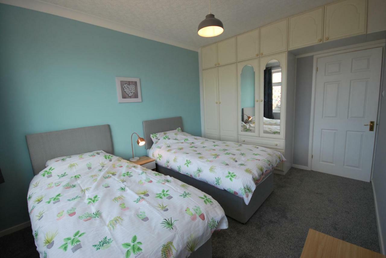 Belle'S Bungalow Villa Cleveleys Exterior photo