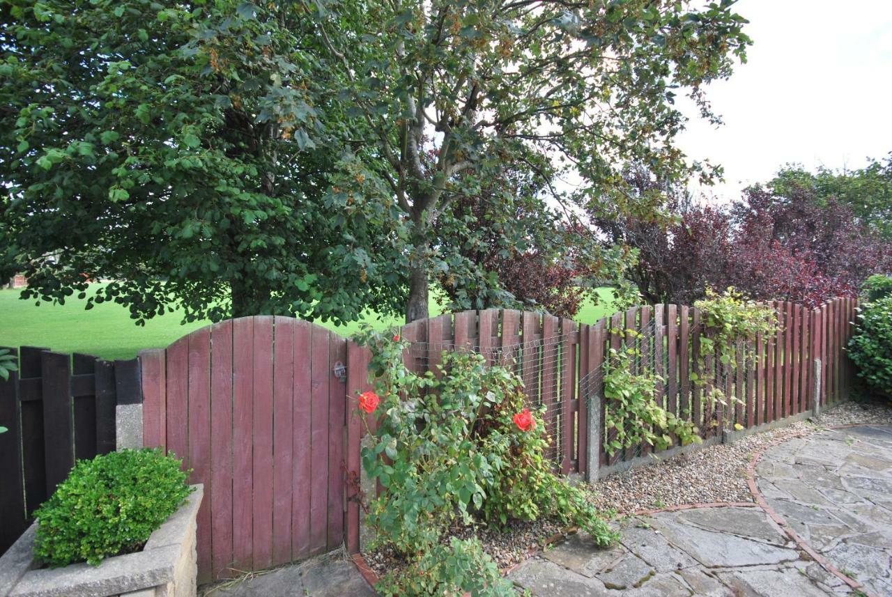 Belle'S Bungalow Villa Cleveleys Exterior photo